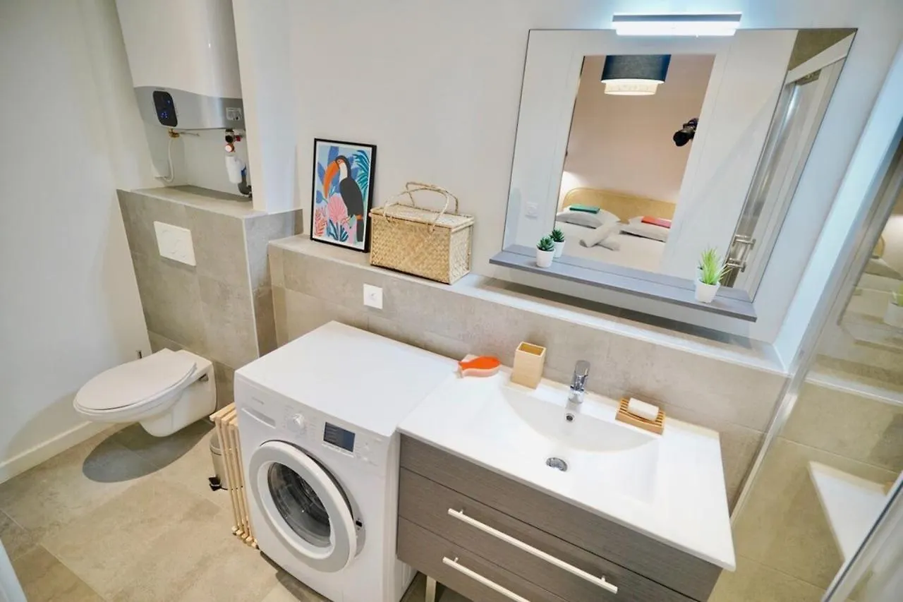 Le Chana - Unique For 3 Guests - Terrace - St Paul Lyon France
